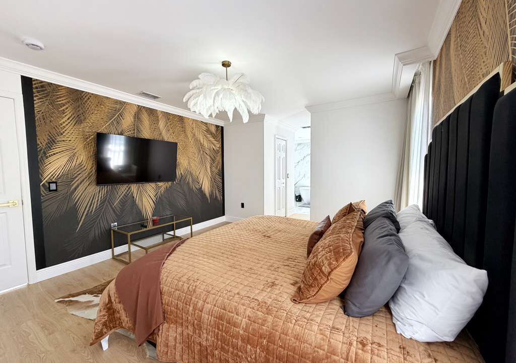 Photo of Bedroom in Crescent Lakes
