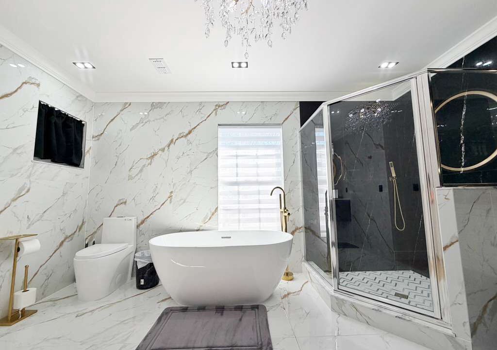 Photo of Bathroom in Crescent Lakes