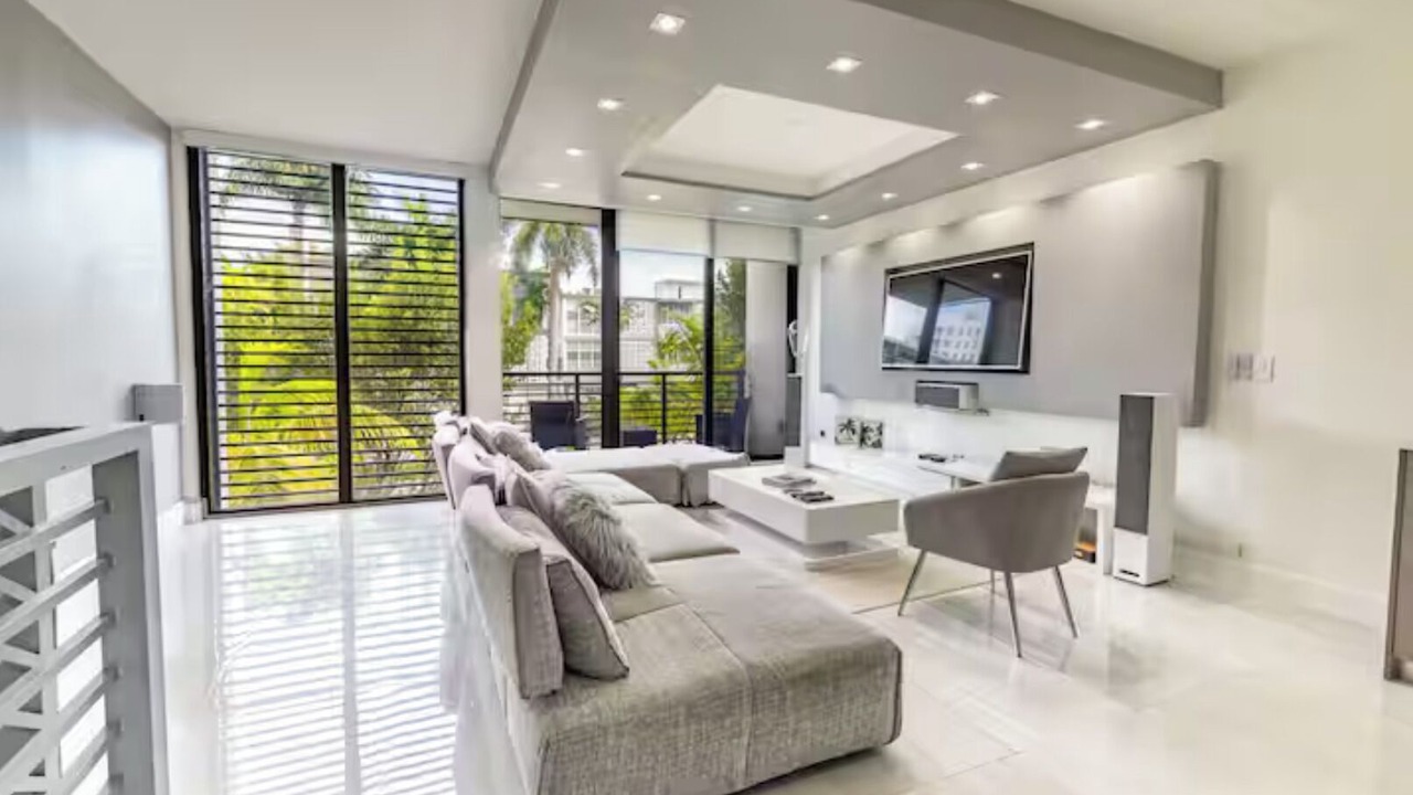 Photo of Livingroom in Bay Harbor Islands