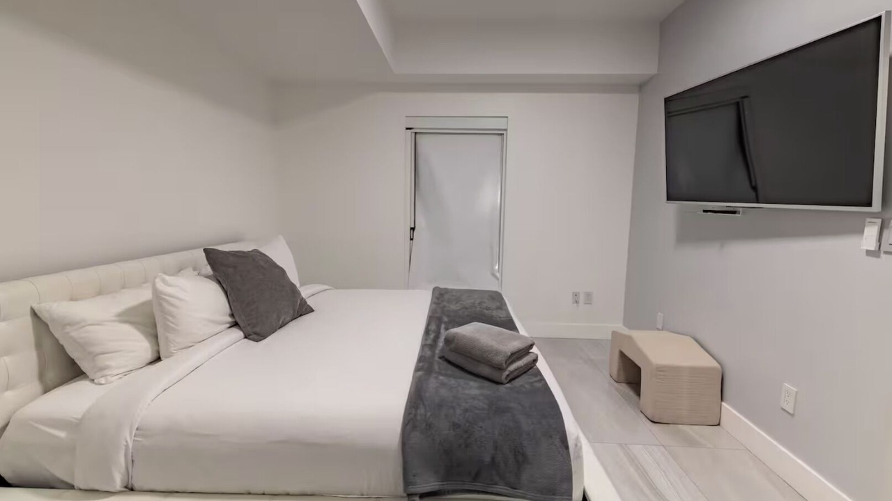 Photo of Bedroom in Bay Harbor Islands