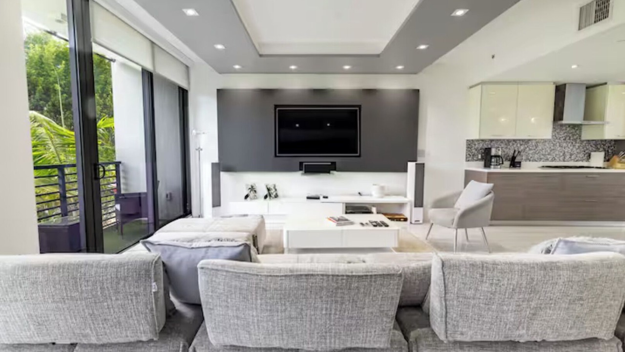 Photo of Livingroom in Bay Harbor Islands