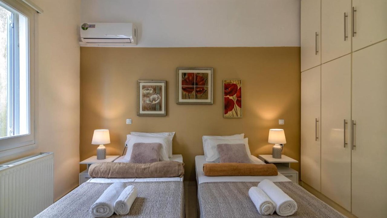 Photo of Bedroom in Armenoi