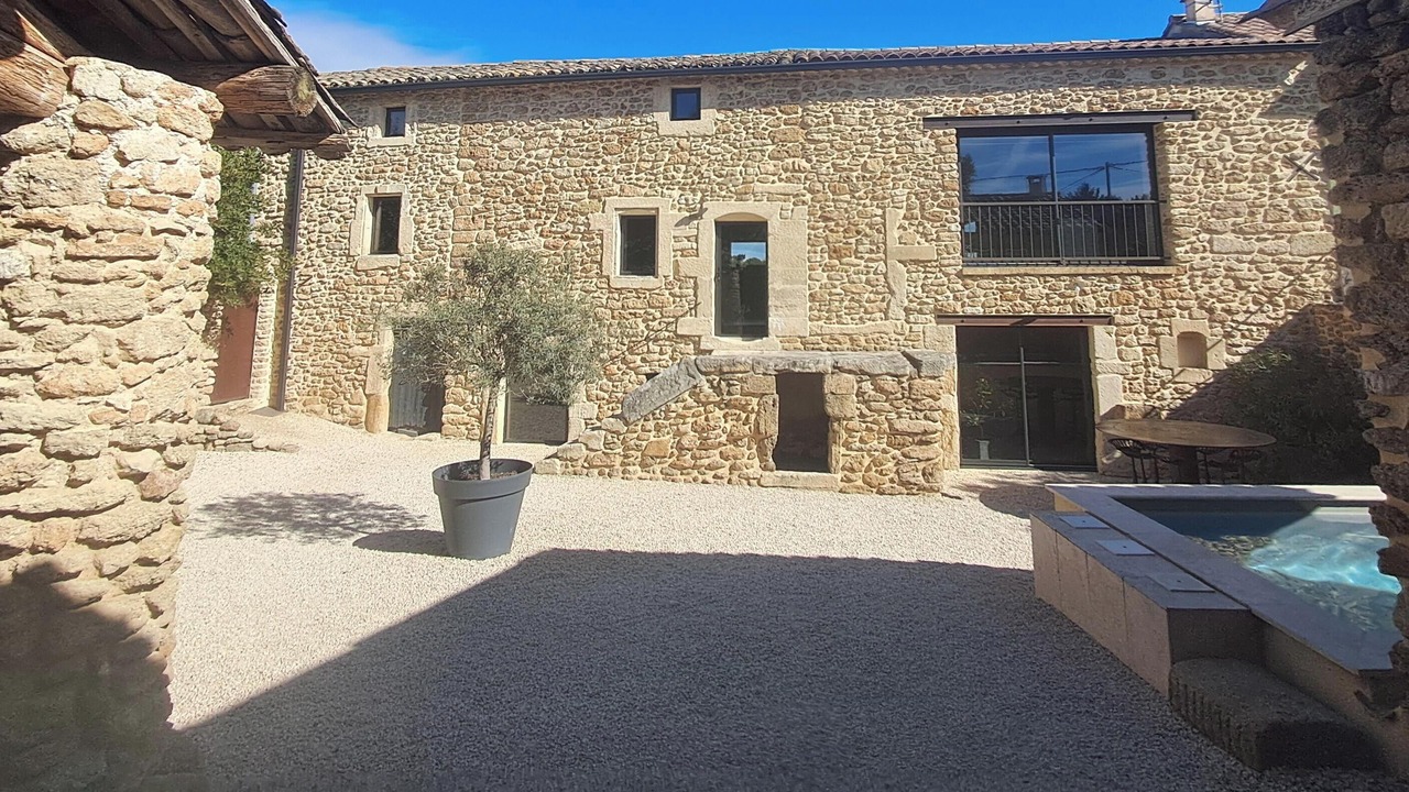 Photo of Outdoor in Suze-la-Rousse