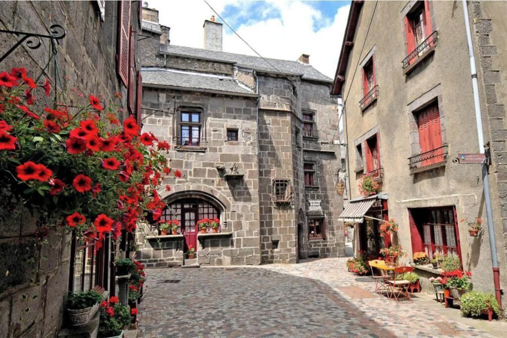 Photo of Outdoor in Besse-en-Chandesse