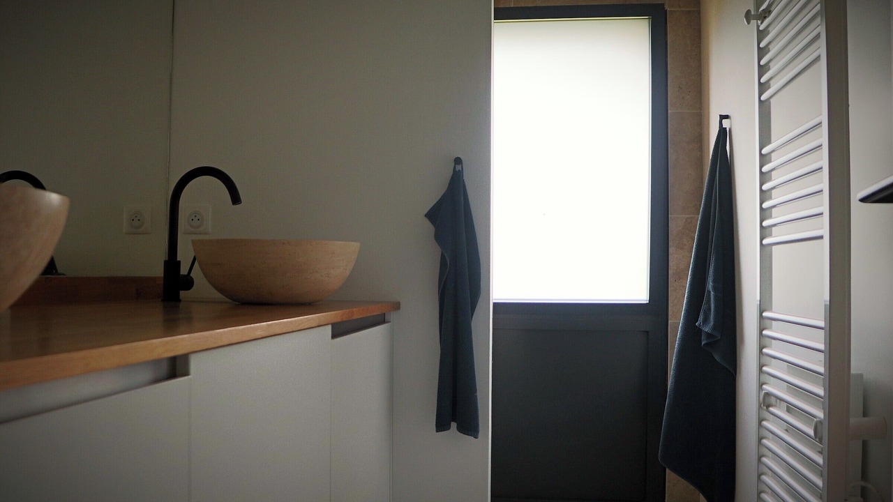 Photo of Bathroom in Saint-Victurnien