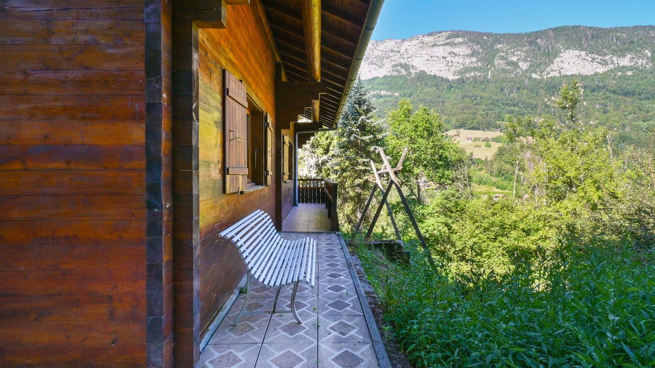 Photo of Patio Balcony in Les Clefs