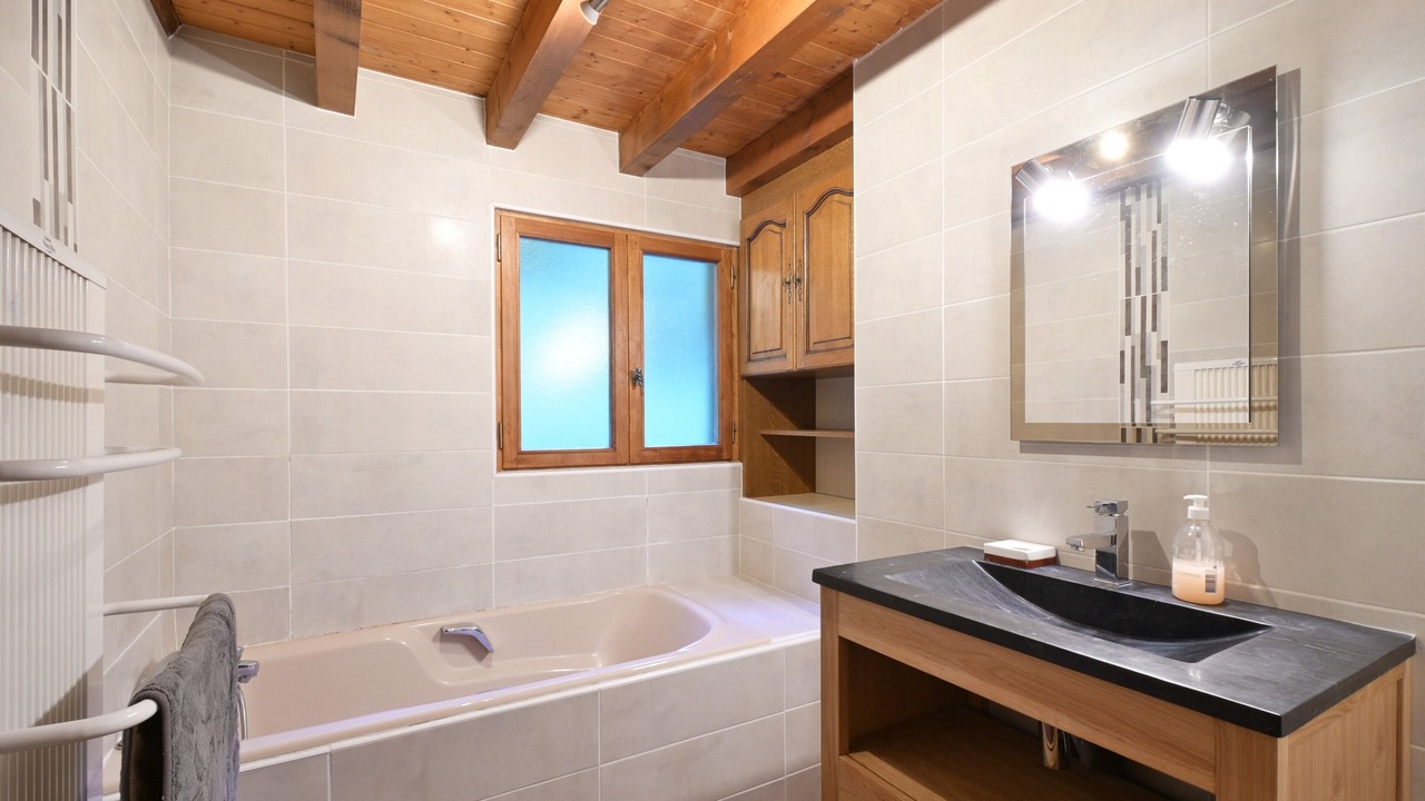 Photo of Bathroom in Les Clefs