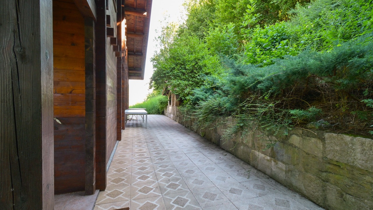 Photo of Patio Balcony in Les Clefs
