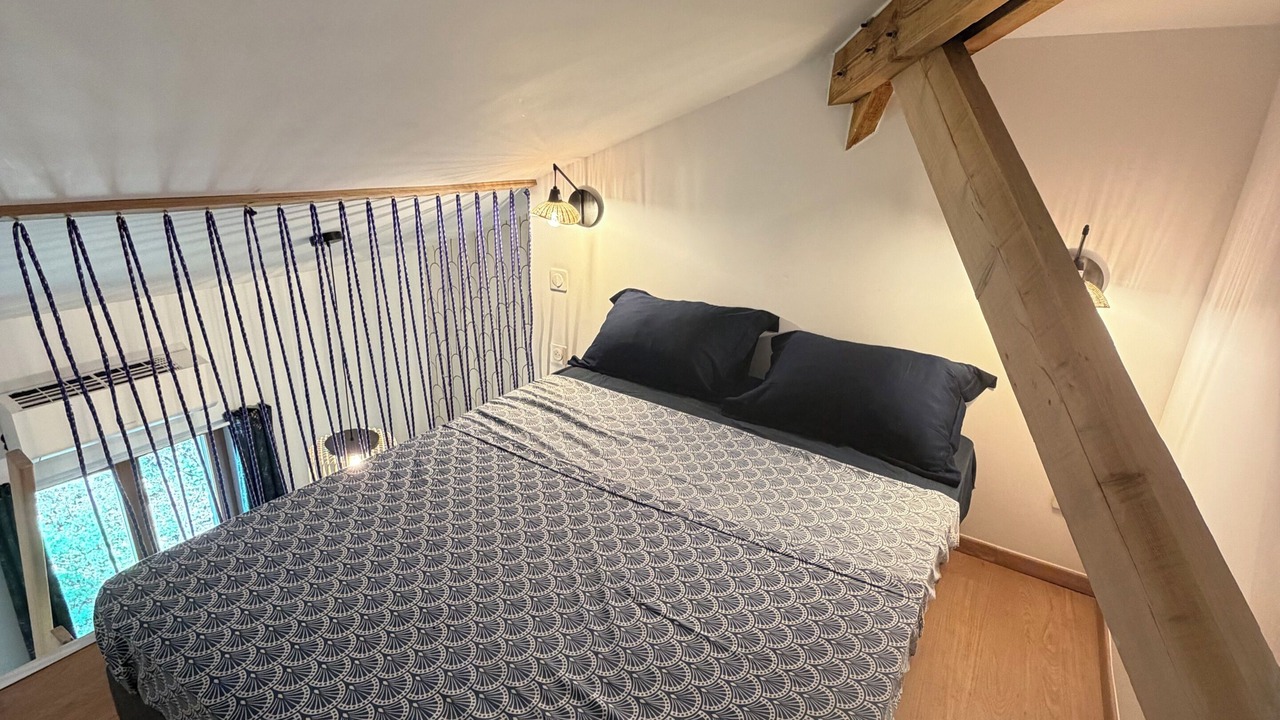 Photo of Bedroom in Auriol
