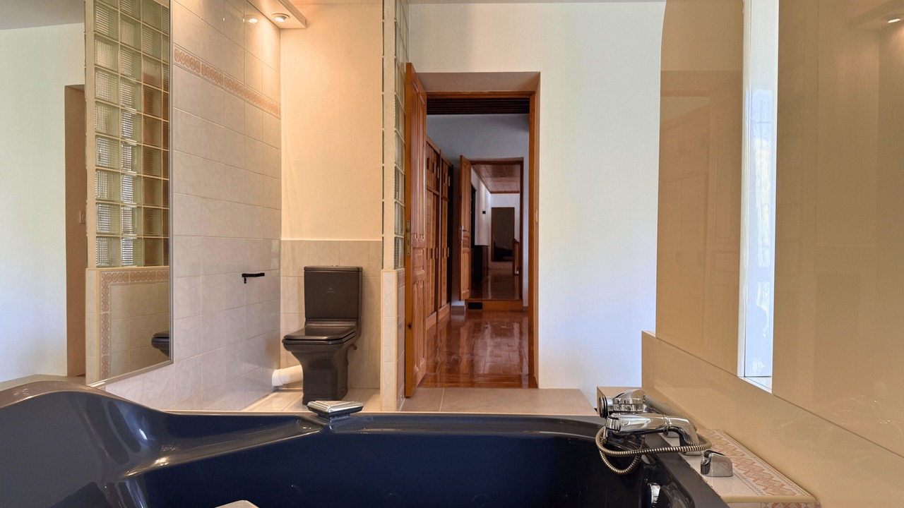 Photo of Bathroom in Orange