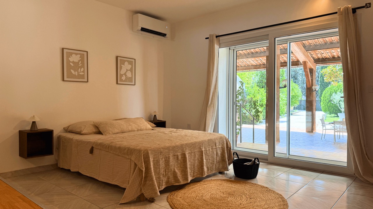 Photo of Bedroom in Orange