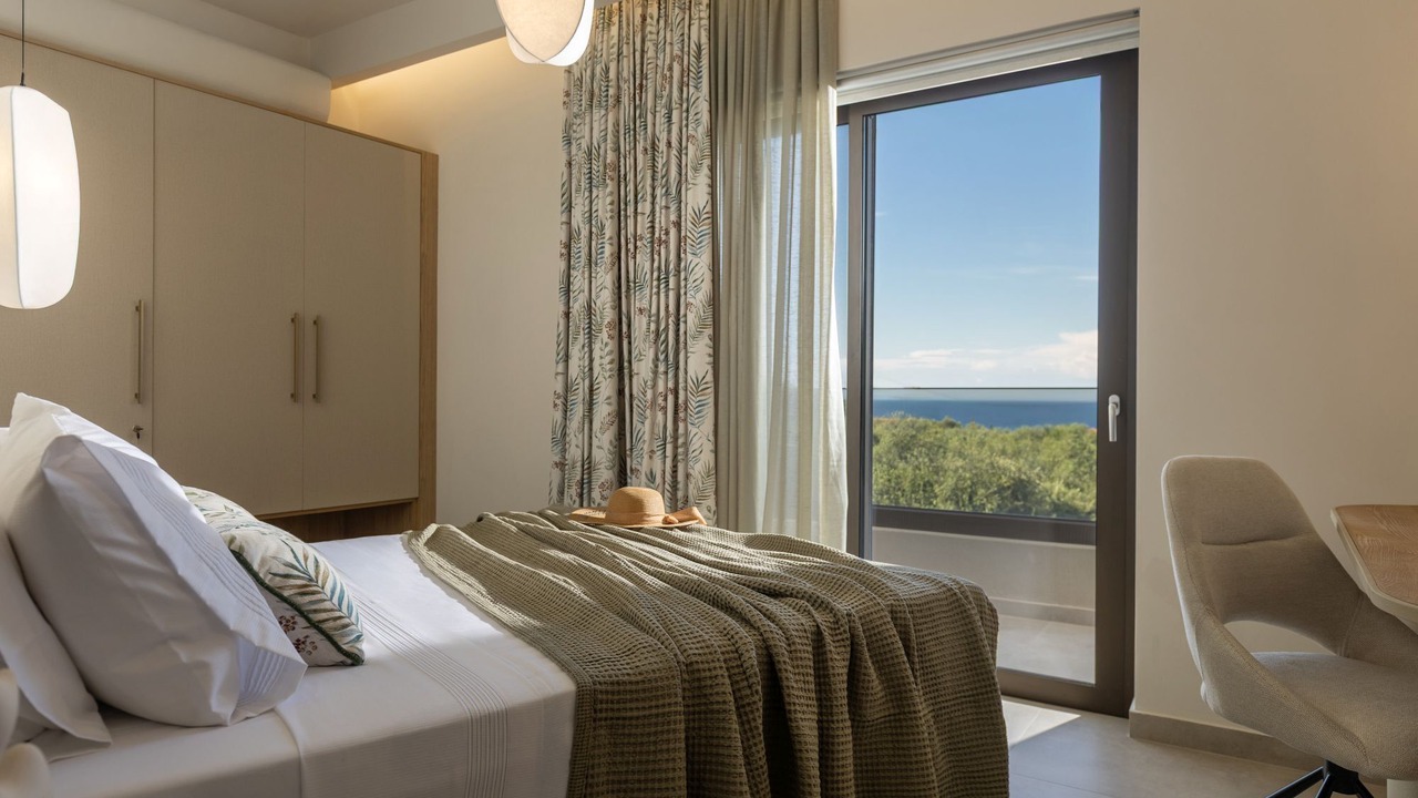 Photo of Bedroom in Neromilos