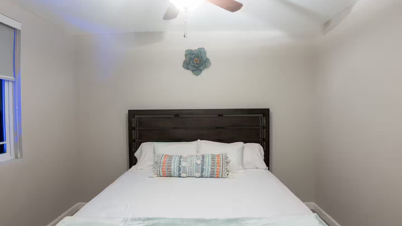 Photo of Bedroom in Discovery Bay