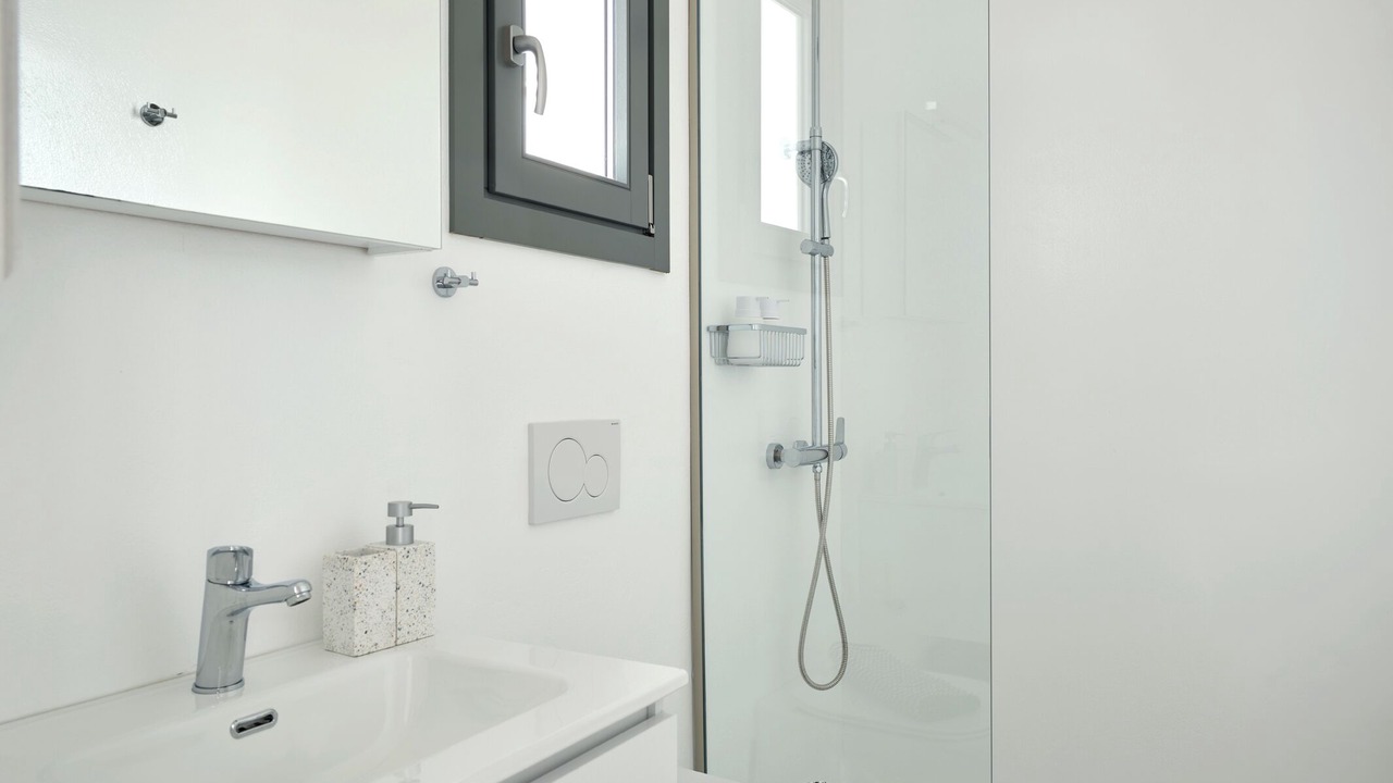 Photo of Bathroom in Aliki