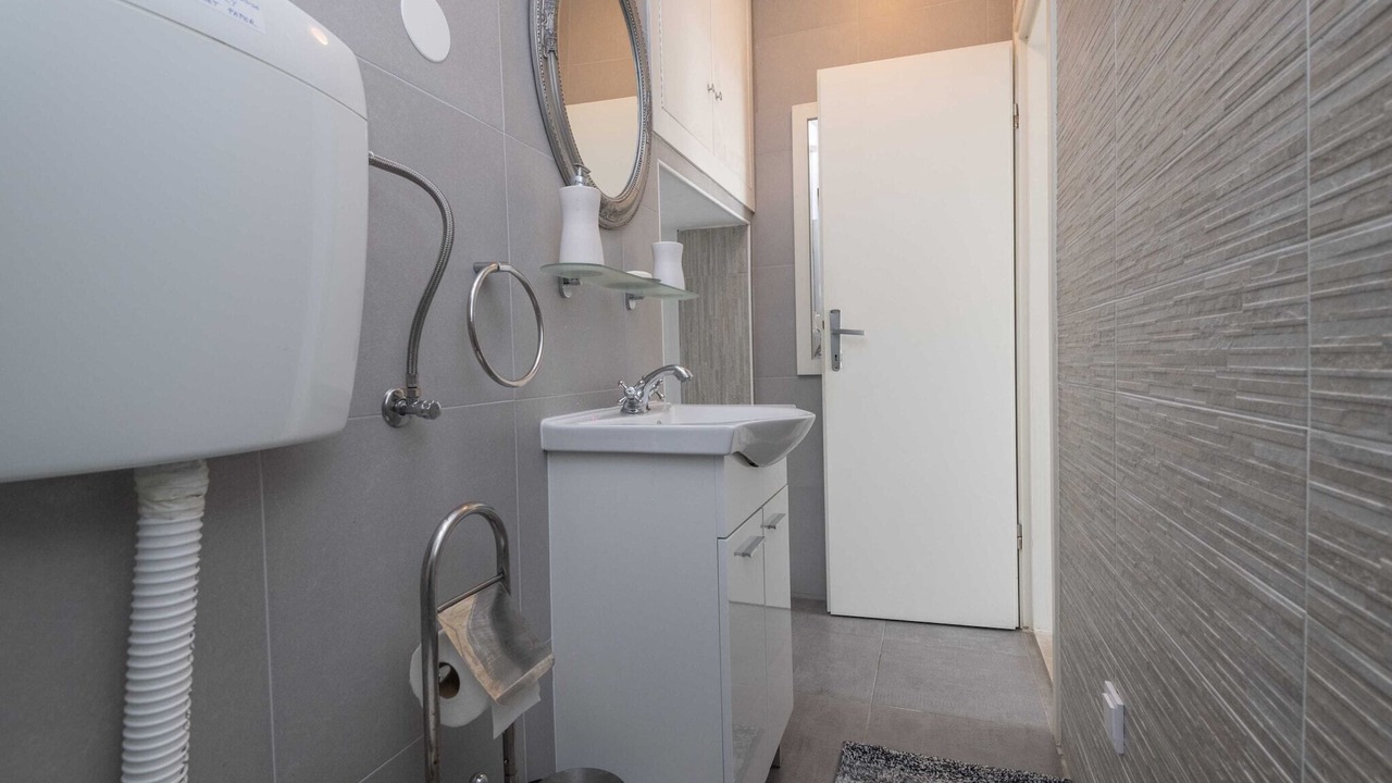 Photo of Bathroom in Gornji Kono
