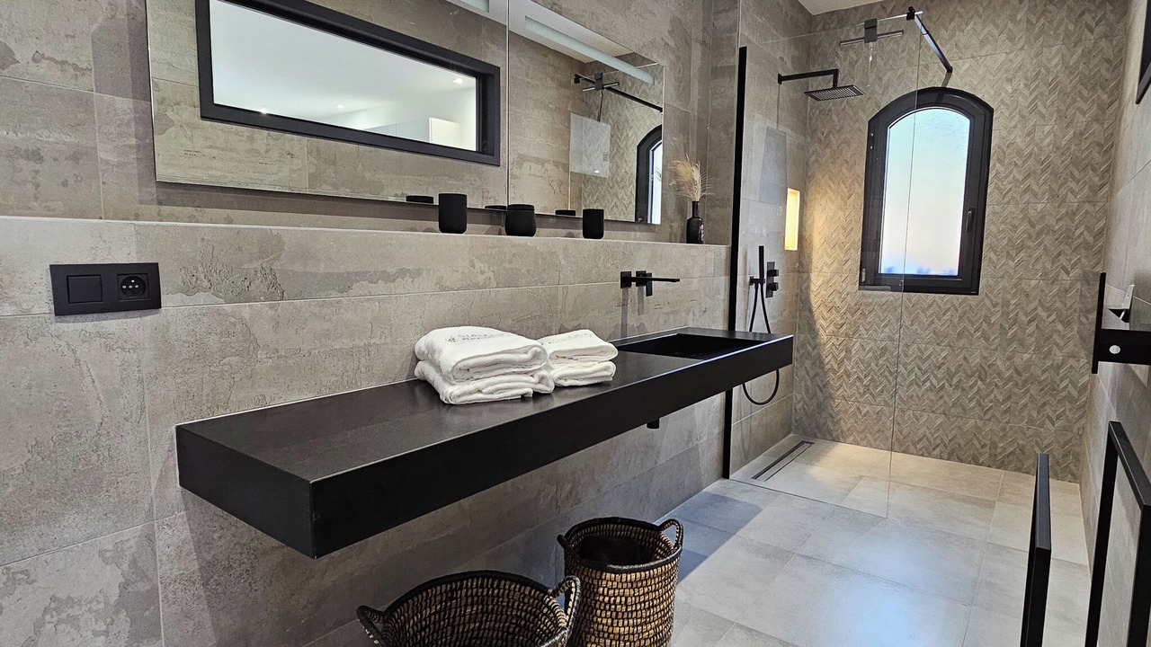 Photo of Bathroom in Entrecasteaux