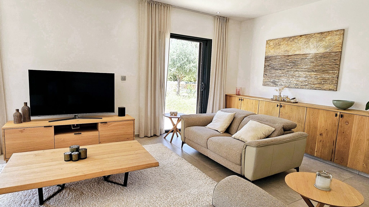 Photo of Livingroom in Entrecasteaux