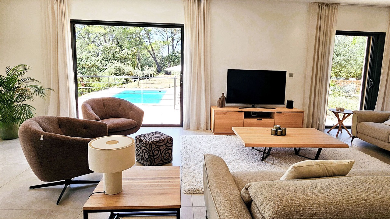 Photo of Livingroom in Entrecasteaux