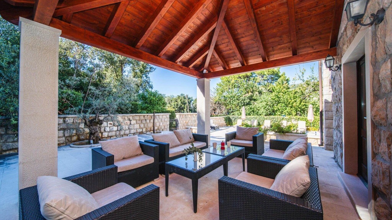 Photo of Patio Balcony in Babin Kuk