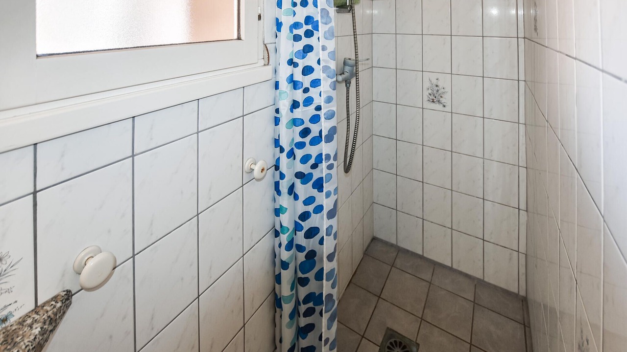Photo of Bathroom in Orange