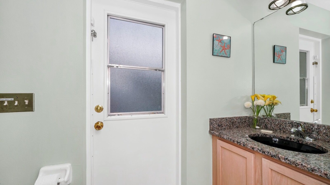 Photo of Bathroom in Thousand Oaks