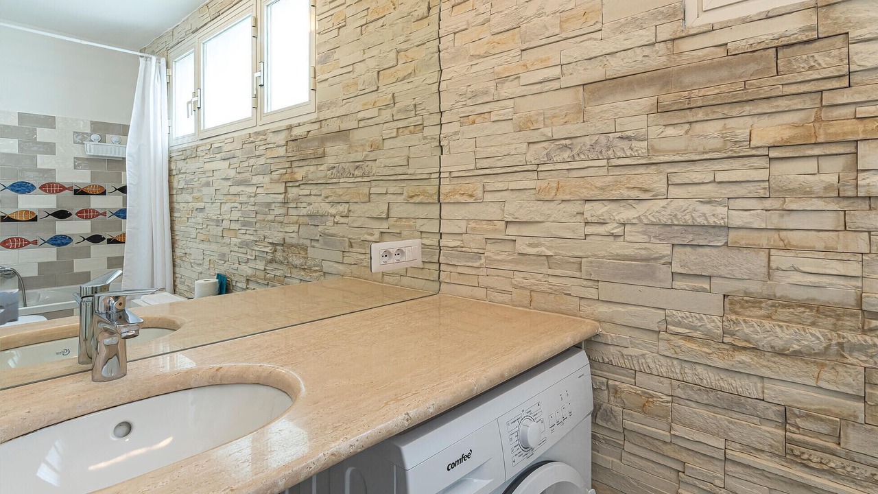 Photo of Bathroom in Raito
