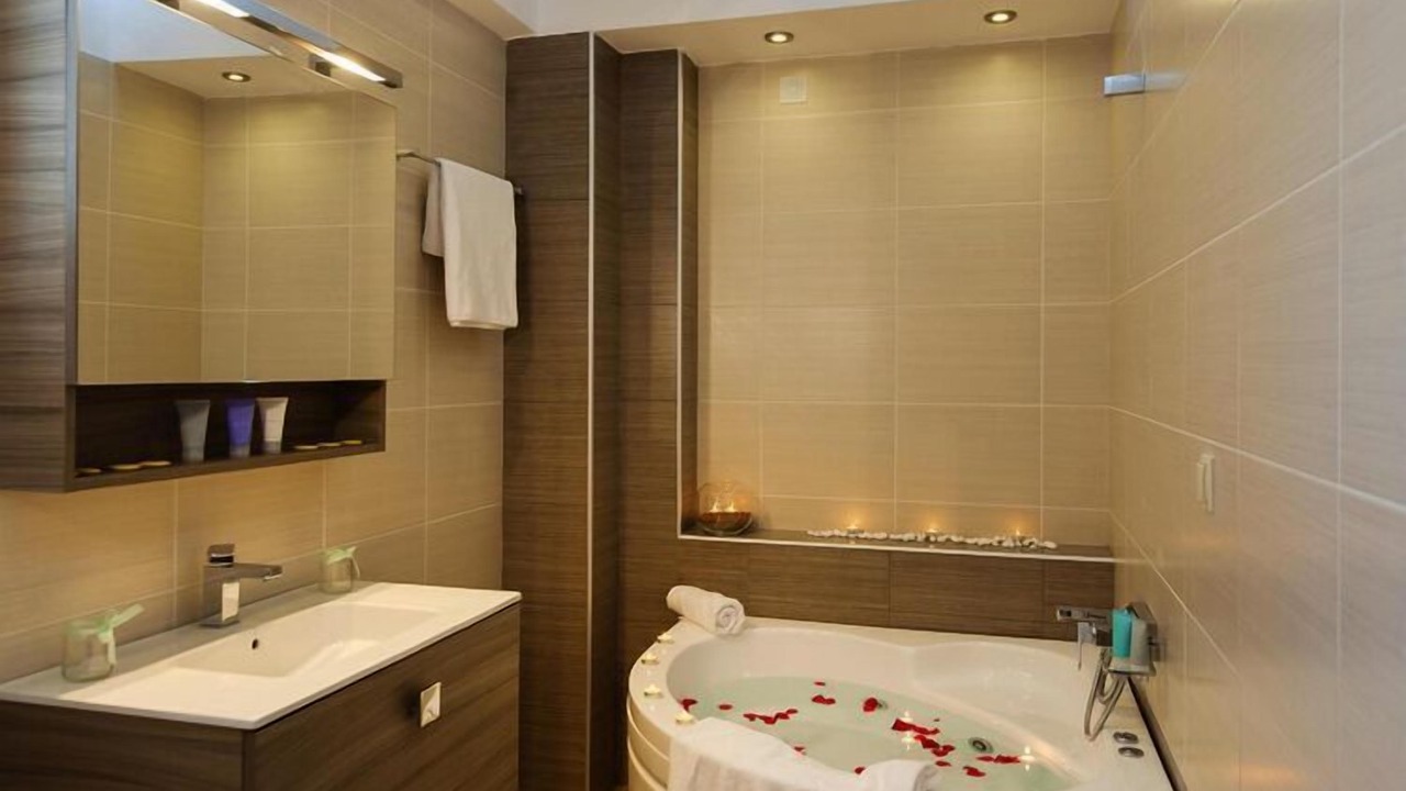 Photo of Bathroom in Adele