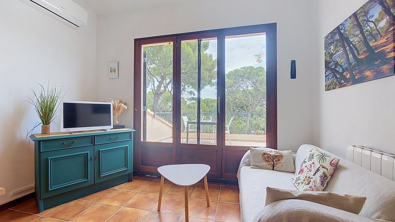 Photo of Livingroom in Le Brusc