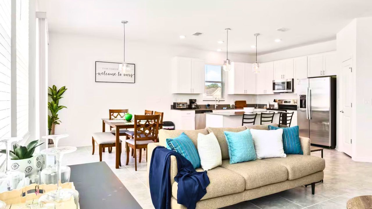 Photo of Livingroom in Winter Haven