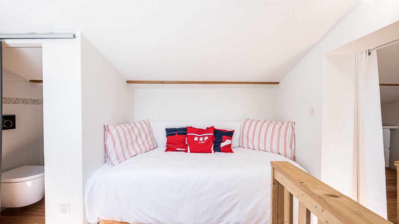 Photo of Bedroom in Albiez-Montrond
