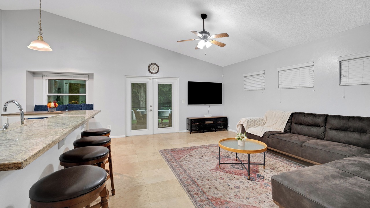 Photo of Livingroom in Boyette Springs