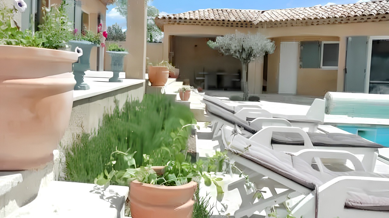 Photo of Outdoor in Regusse