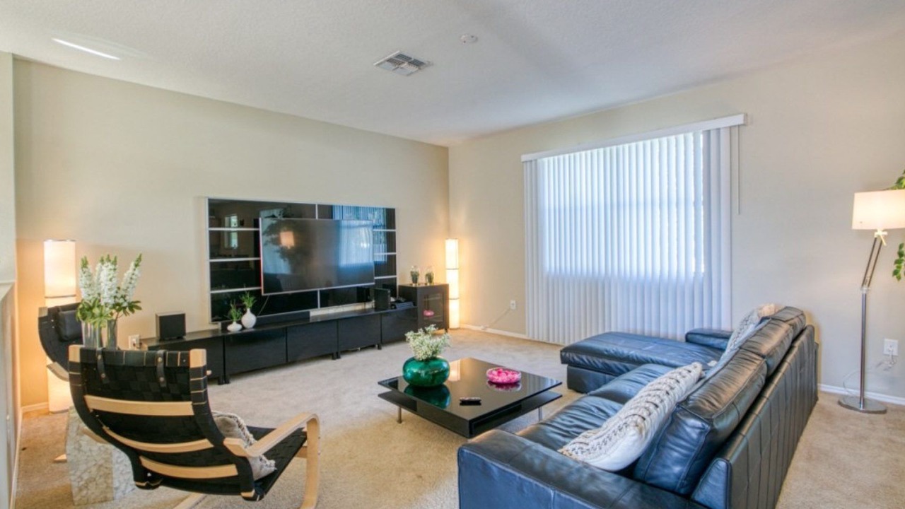 Photo of Livingroom in Seasons