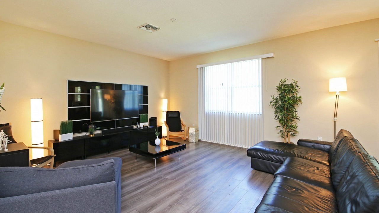 Photo of Livingroom in Seasons