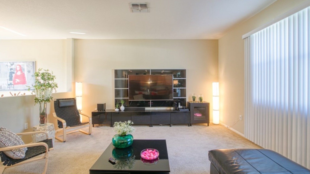 Photo of Livingroom in Seasons