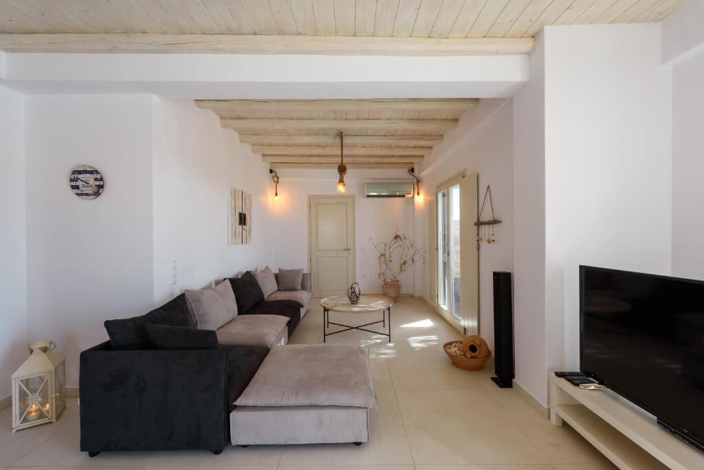 Photo of Livingroom in Drios