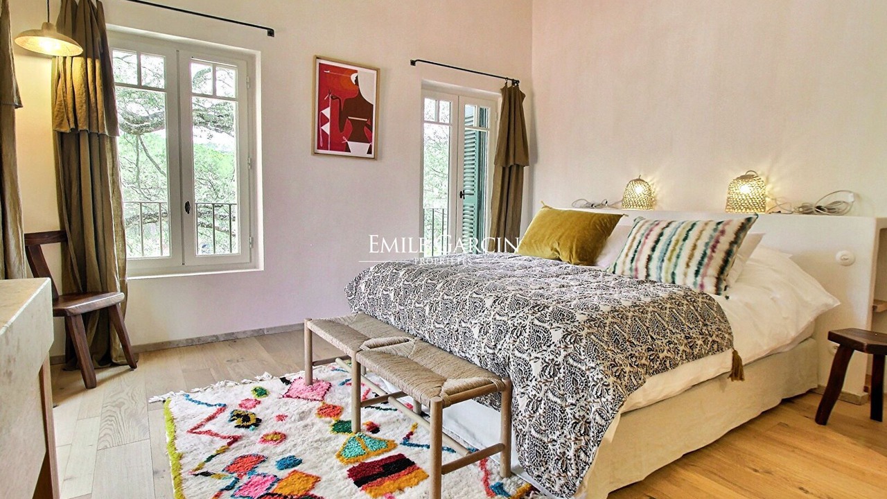 Photo of Bedroom in Meounes-les-Montrieux