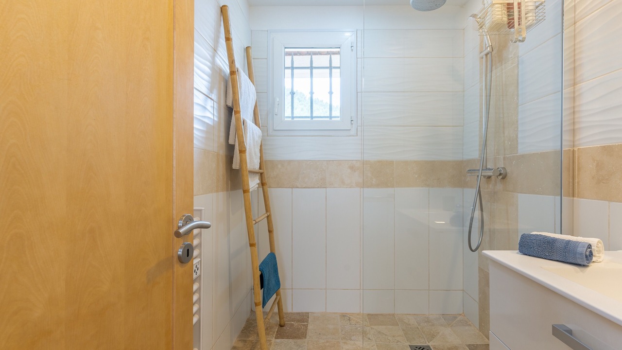 Photo of Bathroom in Auriol