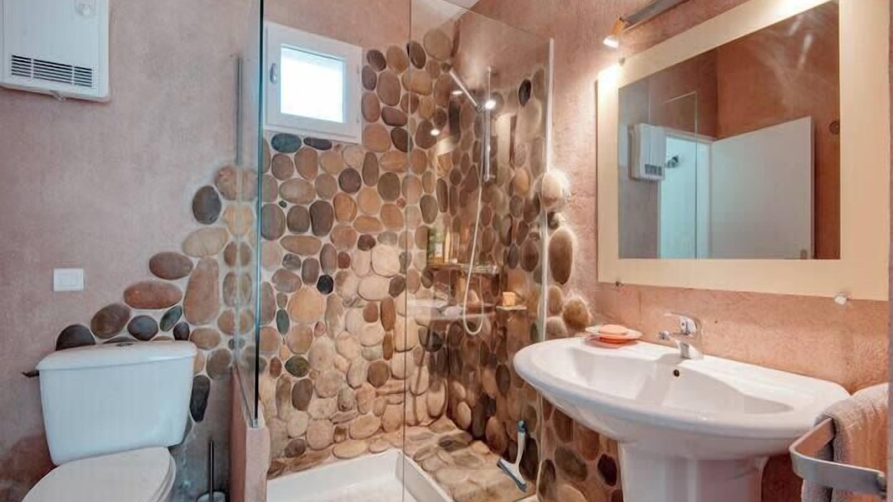 Photo of Bathroom in Fuveau