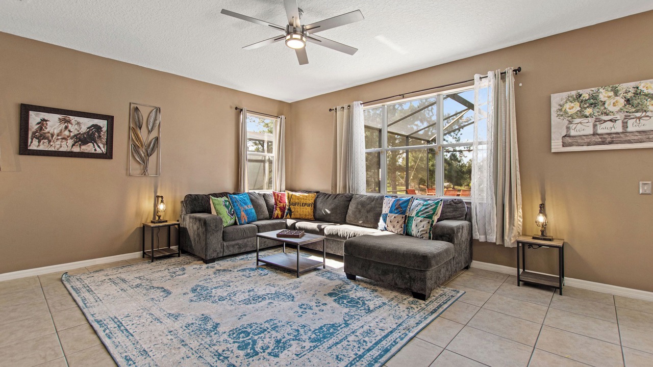 Photo of Livingroom in Windwood Bay