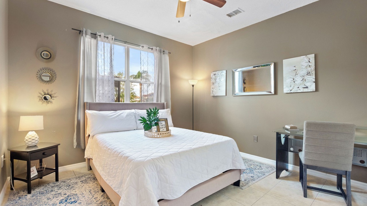 Photo of Bedroom in Windwood Bay