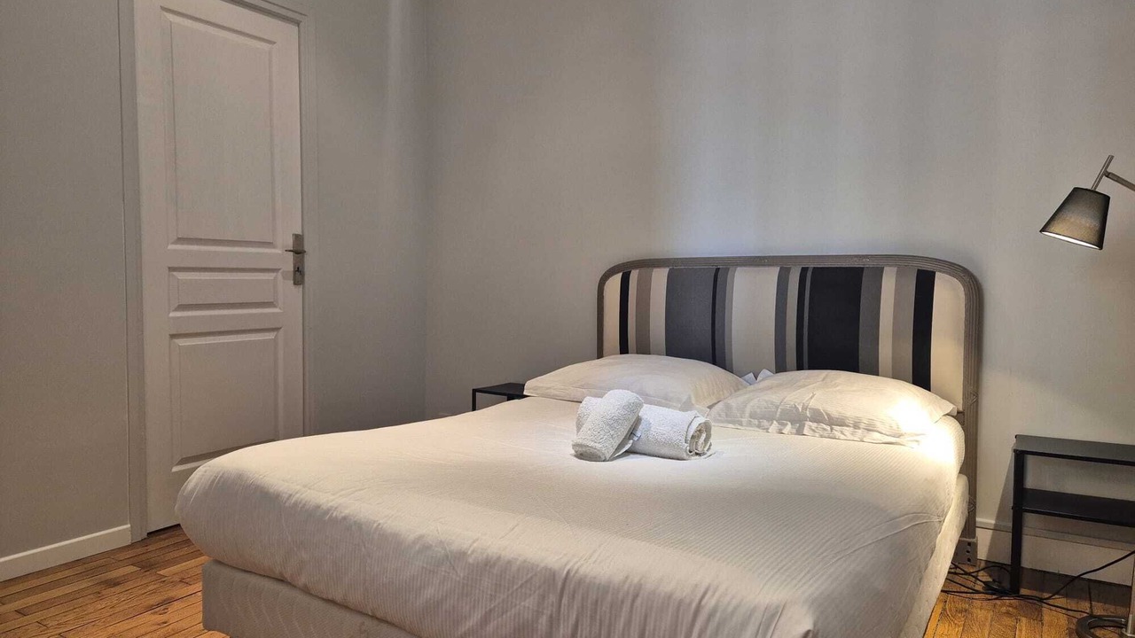 Photo of Bedroom in Voltaire - Saint Amour