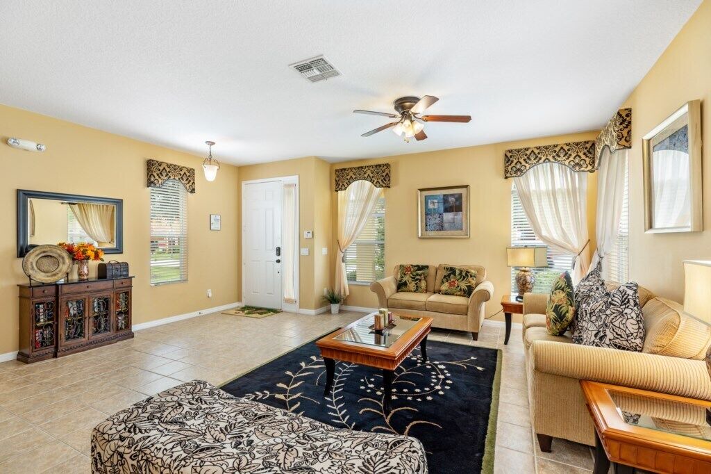 Photo of Livingroom in Watersong