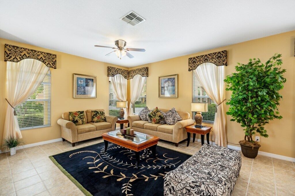Photo of Livingroom in Watersong