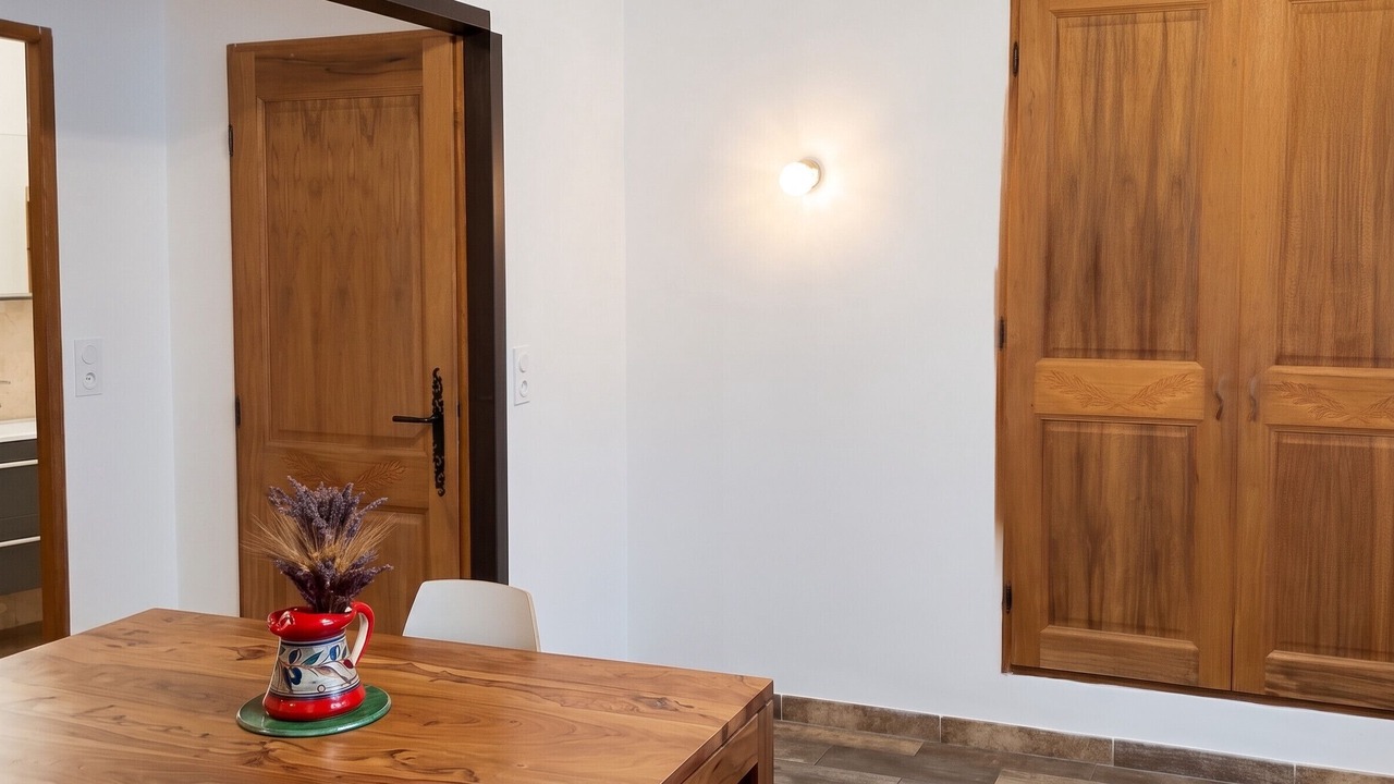 Photo of Livingroom in Orange