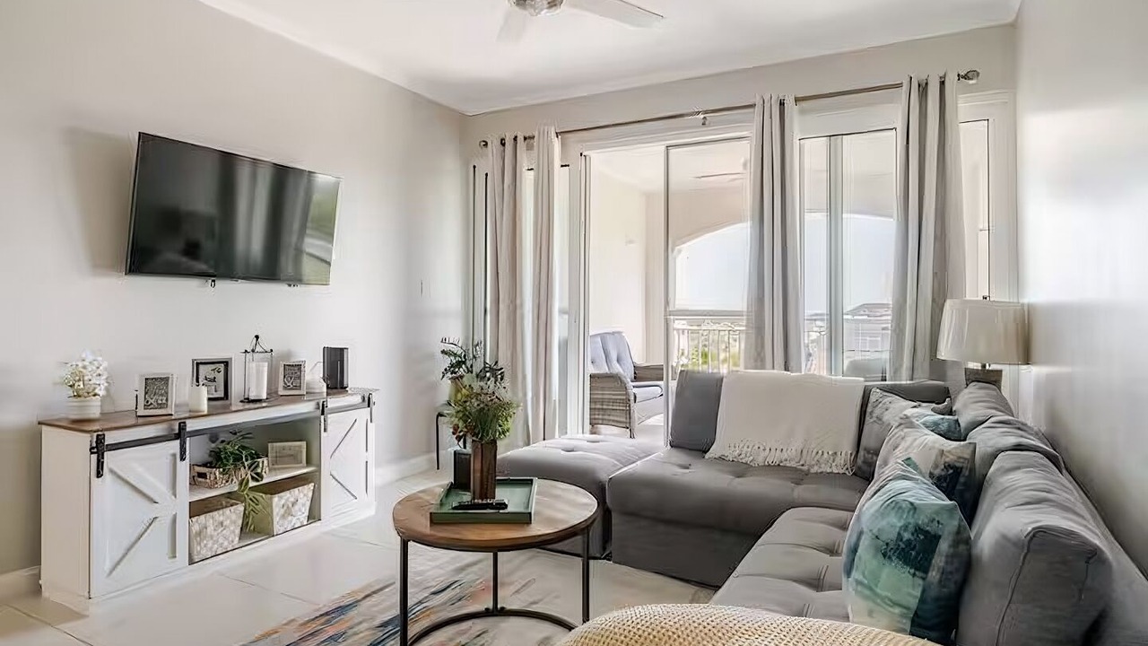 Photo of Livingroom in Claremont