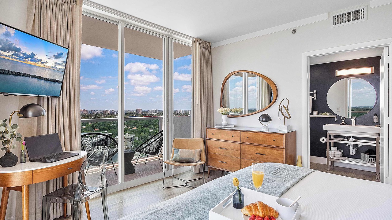 Photo of Bedroom in Coconut Grove