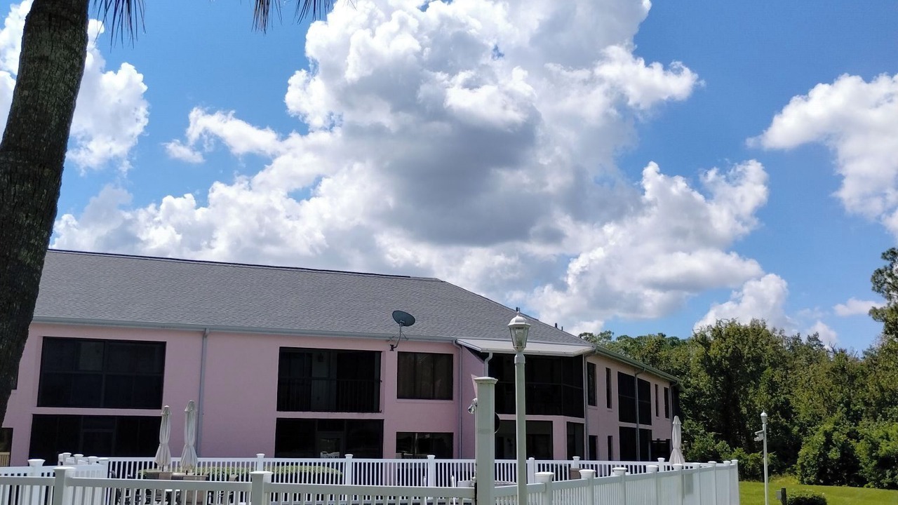 Photo of Outdoor in Sun 'N Lake