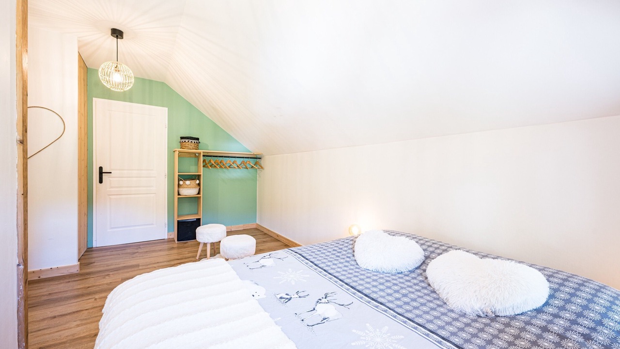 Photo of Bedroom in Albiez-le-Vieux