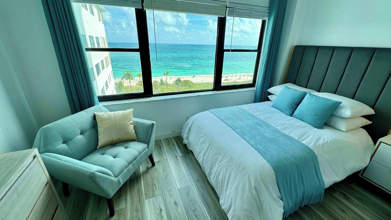 Photo of Bedroom in Mid Beach
